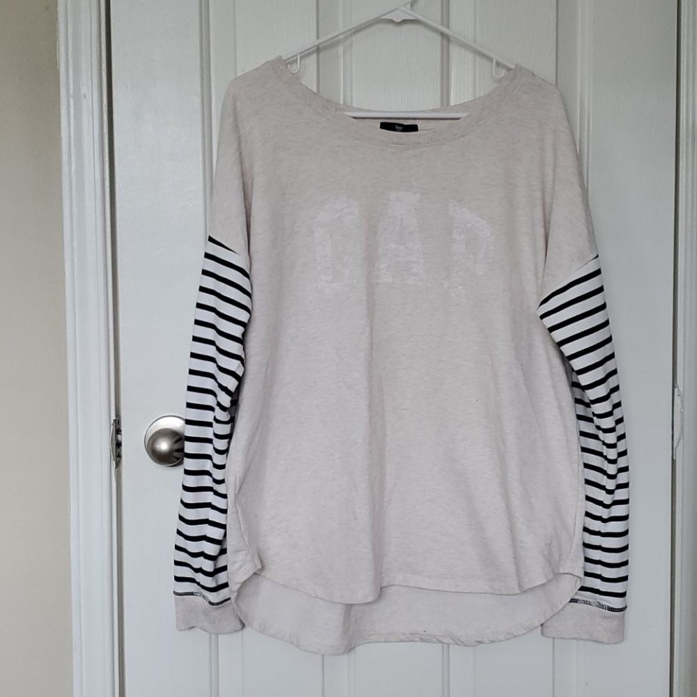 🎉3 for $25🎉 Gap Striped Long Sleeve Sweater